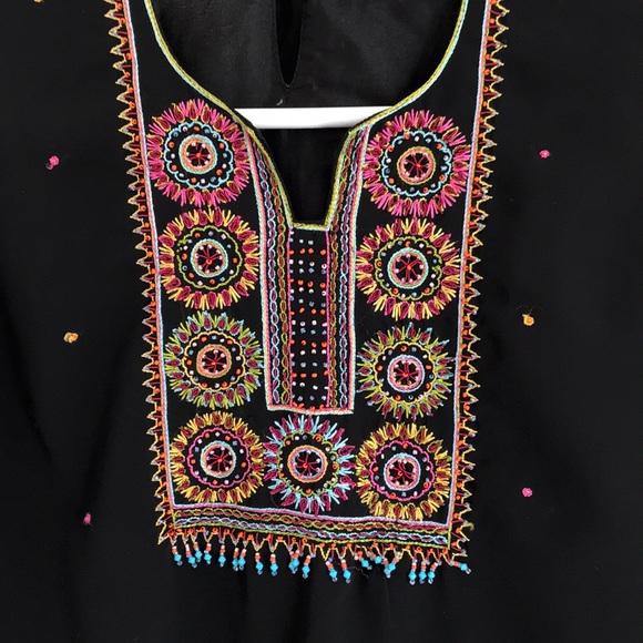 Kids Embroidery Thread And Dabka Work Suit - Picture 4 of 5